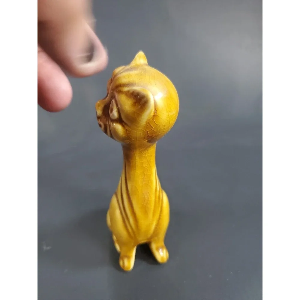 Vintage Mid Century Ceramic Cat Figurine Japan Winking Yellow MCM‎